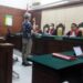 Persidangan perselisihan hubungan industrial atau PHI yang melibatkan jurnalis Miftah Faridl melawan perusahaan tempatnya bekerja, CNN Indonesia di PN Surabaya pada Selasa (4/3/2025) lalu. Sumber foto : Aliansi Jurnalis Independen (AJI).