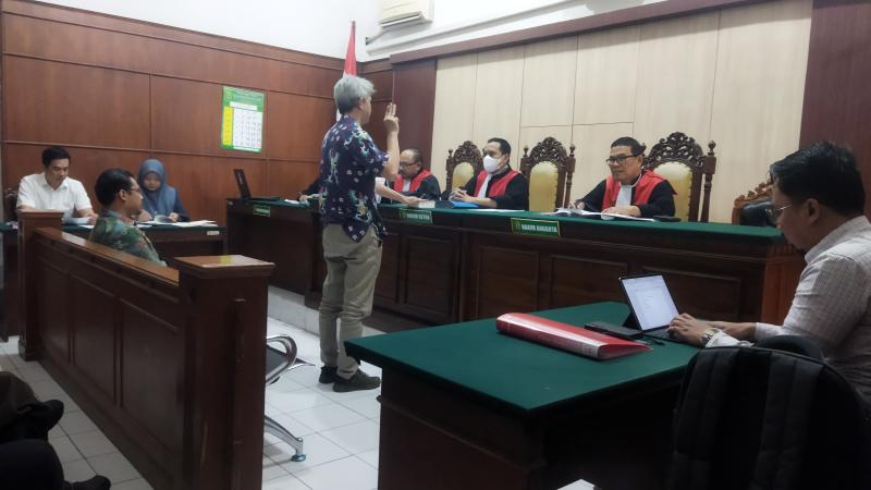 Persidangan perselisihan hubungan industrial atau PHI yang melibatkan jurnalis Miftah Faridl melawan perusahaan tempatnya bekerja, CNN Indonesia di PN Surabaya pada Selasa (4/3/2025) lalu. Sumber foto : Aliansi Jurnalis Independen (AJI).