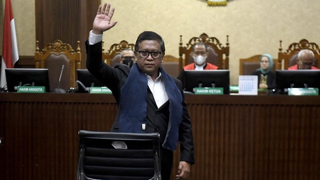 Sekjen PDI Perjuangan Hasto Kristiyanto dalam persidangan di Jakarta pada Jum'at (11/4/2025). Sumber foto : ANTARA.