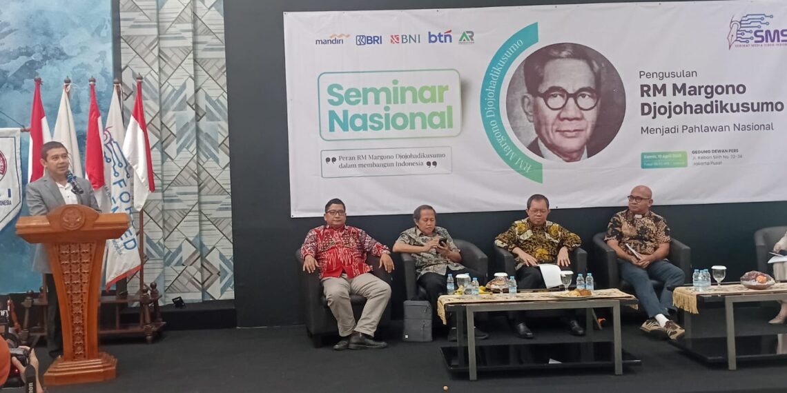 Ketua Dewan Pakar SMSI, Yudhi Chrisnandi, saat menyampaikan sambutan dalam acara seminar Nasional Pengusulan RM Margono Djojohadikusumo sebagai Pahlawan Nasional di Aula Dewan Pers Jakarta pada Kamis (10/4/2025)