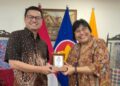 Kepala BPOM, dr.Taruna Ikrar (kiri) bersama Dubes RI untuk India, Ina H. Krisnamurthi,.