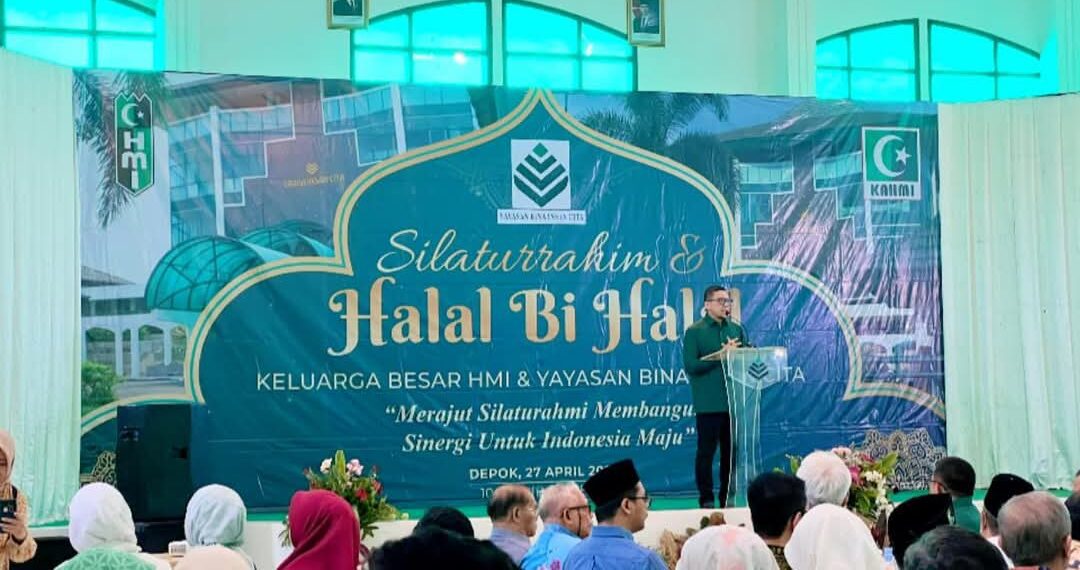 Ketua Yayasan Bina Insan Cita Depok, Ahmad Doli Kurnia, saat menyampaikan kata sambutan dalam acara Silaturahmi dan Halal Bi Halal Yayasan Bina Insan Cita dan Alumni HMI di Graha Insan Cita Depok pada Minggu (27/4/2025)
