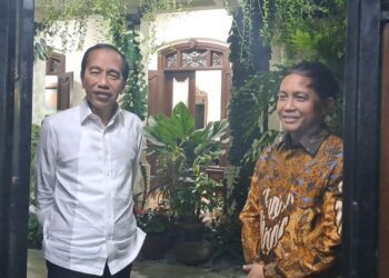 Menteri Kehutanan, Raja Juli Antoni bersama Presiden ke-7 RI, Joko Widodo kemarin di Solo, Senin (26/5/2025).