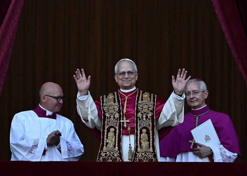 Kardinal Robert Prevost yang terpilih sebagai Paus pengganti Paus Fransiskus dengan titel Paus Leo XIV. Sumber foto : REUTERS.