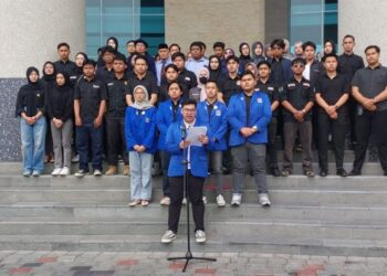 Pembacaan pernyataan sikap FH UII Senin, (26/5). Sumber foto : KOMPAS.