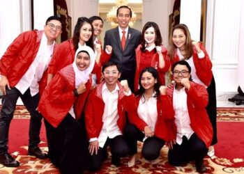 Jajaran DPP PSI saat bertemu Presiden Jokowi. Sumber Foto: Raja Juli Antoni