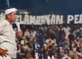 Puluhan suporter Persikas Subang diamankan aparat kepolisian setelah membentangkan spanduk bertuliskan “Selamatkan Persikas” dalam kegiatan Gubernur Jawa Barat Dedi Mulyadi (KDM) bertajuk Abdi Nagri Nganjang Ka Warga di Desa Sukamandijaya, Kecamatan Ciasem, Kabupaten Subang, Rabu (28/5/2025) malam.