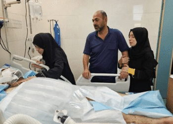 Keluarga Dr. Alaa Al-Najjar, korban serangan Israel.