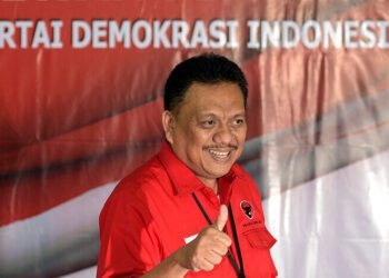 Bendahara Umum DPP PDI Perjuangan Olly Dondokambey