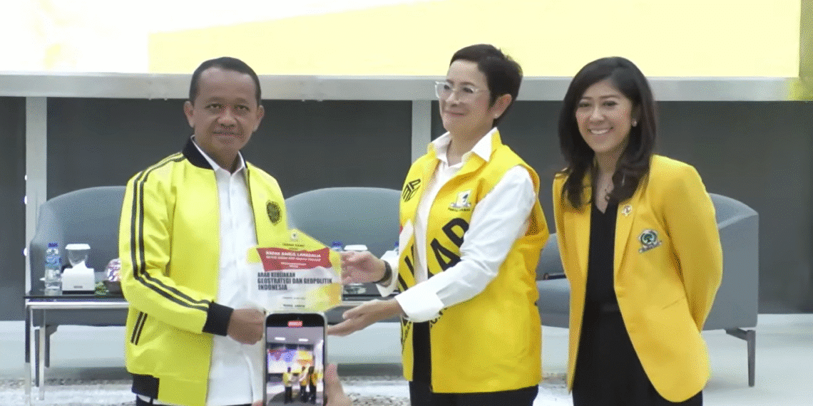 Ketua Umum DPP Partai Golkar, Bahlil Lahadalia, pada diskusi bertema “Arah Kebijakan Geostrategi dan Geopolitik Indonesia” yang digelar oleh Bidang Media dan Penggalangan Opini DPP Partai Golkar di Jakarta, Kamis (8/5).