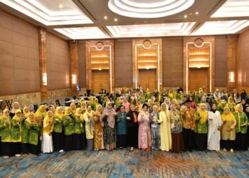 Workshop Pendidikan bertema “Pendidikan untuk Semua: Peran Perempuan dalam Meningkatkan Mutu Pendidikan” yang digelar oleh Kementerian Pendidikan Dasar dan Menengah RI bersama DPP Pengajian Al-Hidayah di Hotel Pullman, Jakarta pada Minggu (4/5/2025).