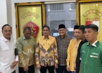 Sekretaris Jenderal DPP GRIB Jaya, H.Zulfikar, saat konferensi pers terkait persoalan Masjid Abdurrahman Wahid bersama LBH Ansor dan Satkornas BANSER di Jakarta pada Senin (5/5/2025)