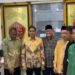 Sekretaris Jenderal DPP GRIB Jaya, H.Zulfikar, saat konferensi pers terkait persoalan Masjid Abdurrahman Wahid bersama LBH Ansor dan Satkornas BANSER di Jakarta pada Senin (5/5/2025)