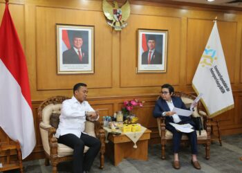 Menteri Kependudukan dan Pembangunan Keluarga, Wihaji, saat menerima audiensi Wakil Bupati Cilacap Ammy Amalia Fatma Sura di di Kantor Kemendukbangga/BKKBN, Jakarta, Kamis (9/5/2025). Sumber foto : Humas Kemendukbangga