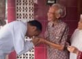 Jokowi dan Dosen Pembimbing akademiknya, Ir.Kasmudjo.