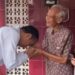 Jokowi dan Dosen Pembimbing akademiknya, Ir.Kasmudjo.