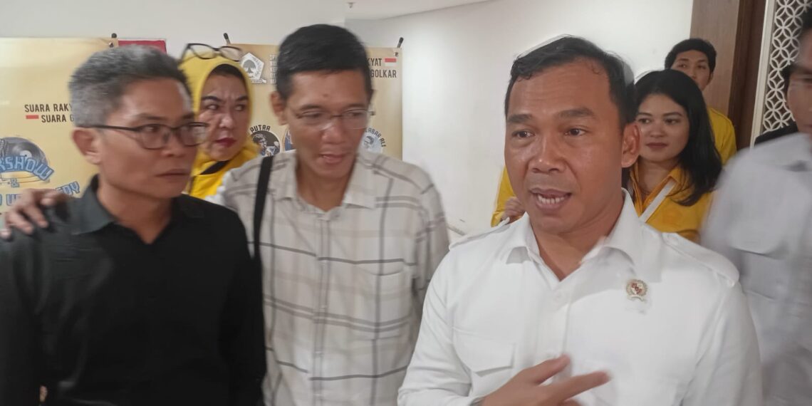 Menteri Kependudukan dan Pembangunan Keluarga/BKKBN, Wihaji, seusai menyampaikan materi dalam acara Talk Show & StandUp Comedy DPP Partai Golkar bertajuk Membangun Sumberdaya Manusia Dan Kependudukan Bangsa Menuju Indonesia Emas 2045 bertempat di DPP Partai Golkar, Slipi Jakarta pada Kamis, (15/5/2025)
