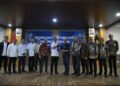 Wakil Ketua Komisi XI DPR RI, Fauzi Amro (tengah).