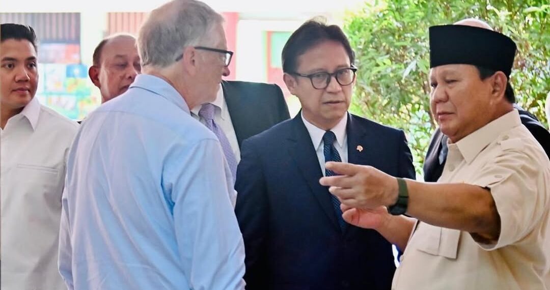Menteri Kesehatan, Budi Gunadi Sadikin, saat mendampingi Presiden Prabowo dan Bill Gates dalam peninjauan program Cek Kesehatan Gratis di SDN Jati 3 Pulo Asem, Rabu (7/5/2025).