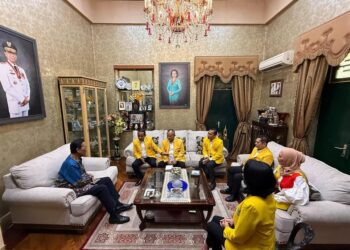 Pengurus DPP Partai Golkar yang dipimpin Bahlil Lahadalia melakukan silaturahmi ke Sri Sultan Hamengkubowono X di Yogyakarta, Minggu (18/5/2025).