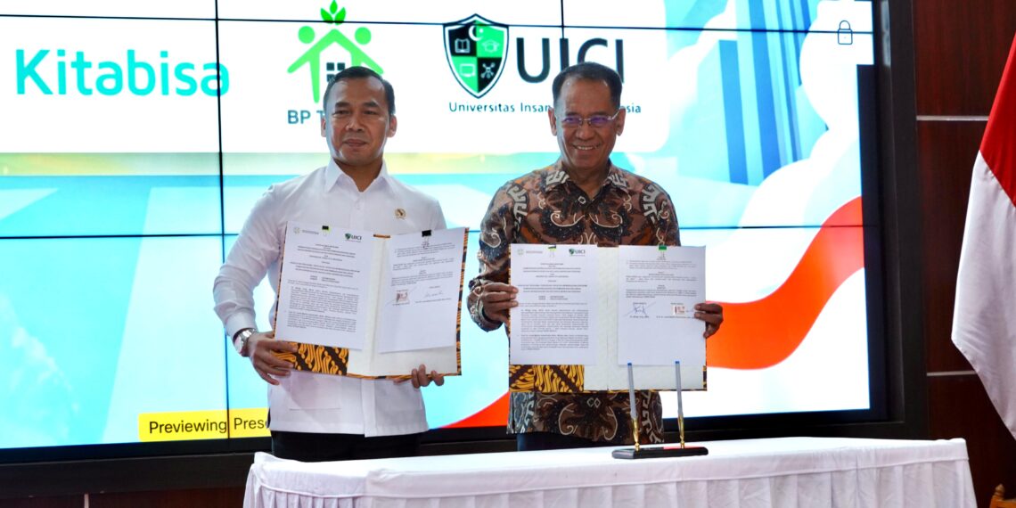 Penandatanganan MOU antara UICI dan Kementerian Kependudukan dan Pembangunan Keluarga yang ditandatangi oleh Rektor UICI, Prof. La Ode M.Kamaluddin dan Menteri Wihaji di Jakarta pada Senin (19/5/2025)