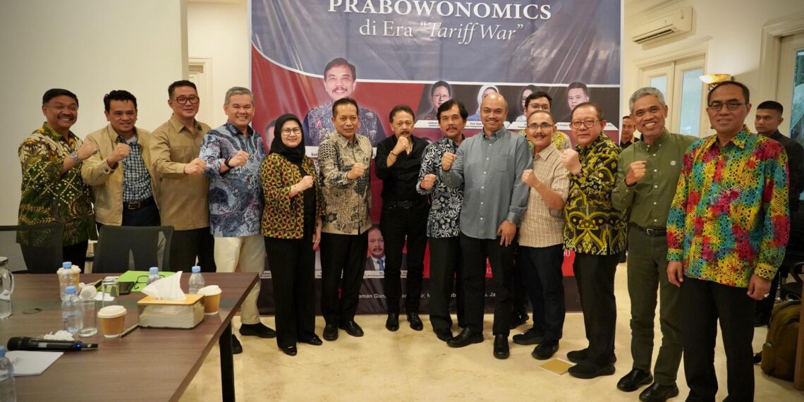 Pose bersama peserta dan narasumber diskusi yang digelar oleh Great Institute, di Jakarta, Jumat (20/06) kemarin.