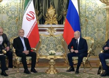Presiden Iran, Masoud Pezeshkian, bertemu Presiden Rusia, Vladimir Putin, pada Jumat (17/1/2025), beberapa jam setelah tiba di Moskow, untuk membahas kemitraan strategis dan upaya meningkatkan kerja sama di semua sektor. Sumber foto : ANTARA/REUTERS