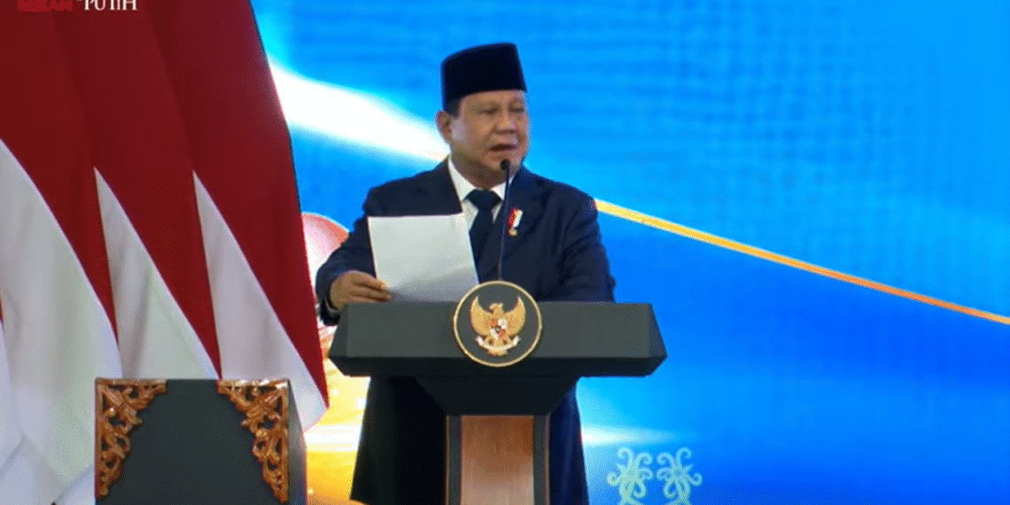 Presiden Prabowo Subianto dalam acara pengukuhan Hakim Mahkamah Agung RI, Rabu (12/6). Sumber : Youtube Sekretariat Presiden.