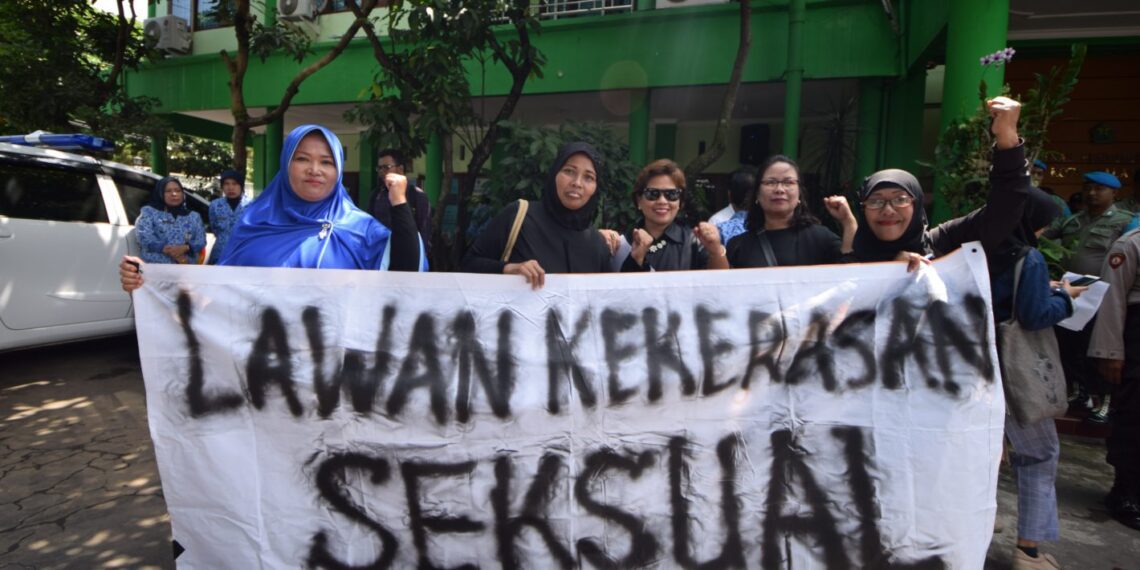 Demonstrasi anti kekerasan seksual