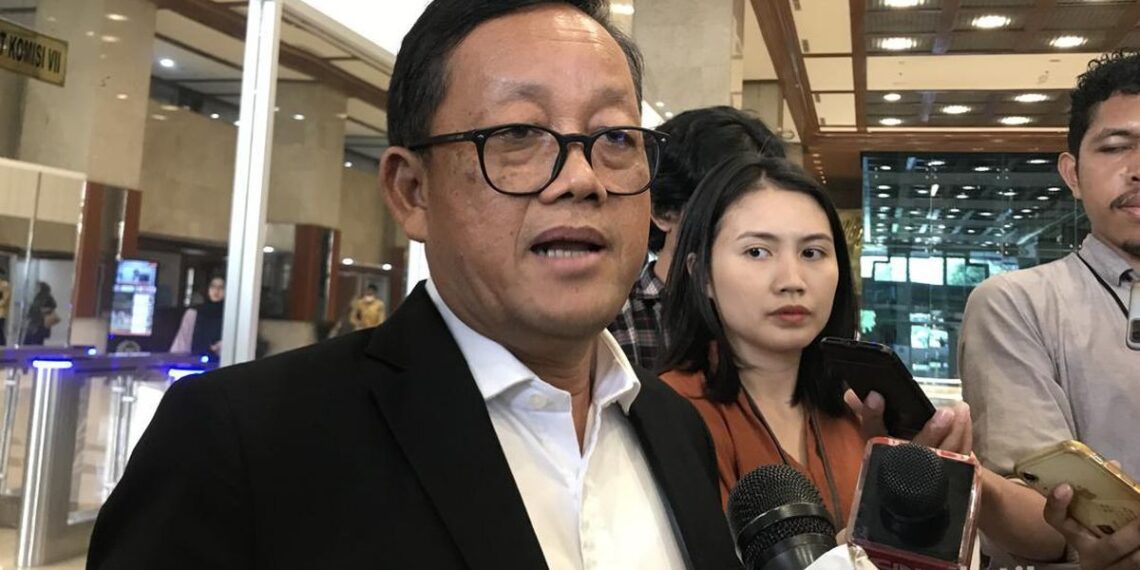 Wakil Ketua Komisi VII Sugeng Suparwoto