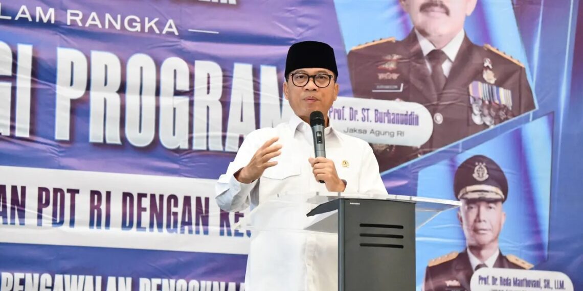 Menteri Desa Yandri Susanto dalam sebuah acara.