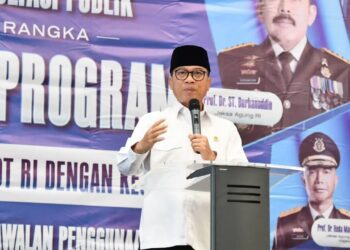 Menteri Desa Yandri Susanto dalam sebuah acara.