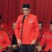 Djarot Syaiful Hidayat dalam Momen upacara DPP PDI Perjuangan dalam rangka memperingati Hari Lahir Pancasila 1 Juni di Halaman Masjid At-Taufiq, Lenteng Agung, Minggu (1/6/2025). Sumber foto : Instagram @genbanteng