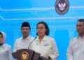Menteri Keuangan Sri Mulyani dalam konferensi pers usai rapat bersama Presiden Prabowo di Kantor Presiden Jakarta, Senin (2/6/2025).