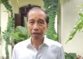 Jokowi di kediamannya di Solo