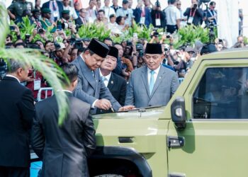 Presiden Prabowo didampingi Menhan Sjafrie Sjamsoeddin dalam acara Indo Defence Expo and Forum 2025 di JIExpo Kemayoran, Jakarta, Rabu (11/6/2025). Sumber foto : instagram Presiden Republik Indonesia.