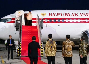 Presiden Prabowo Subianto beserta delegasi terbatas Pemerintah Indonesia akan berangkat untuk melakukan kunjungan kenegaraan ke Rusia dalam rangka memenuhi undangan dari Presiden Rusia, Yang Mulia Vladimir Putin. Sumber foto : Instagram Sekretariat Kabinet.