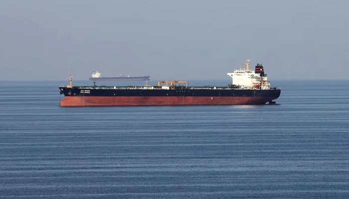 Kapal tanker minyak melintasi Selat Hormuz, pada 21 Desember 2018. Sumber foto : Reuters.