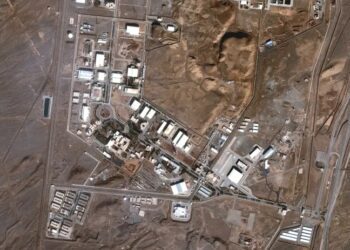 Gambar satelit menunjukkan fasilitas nuklir Natanz di Iran pada 24 Januari 2025 [Handout/Maxar Technologies via Reuters].