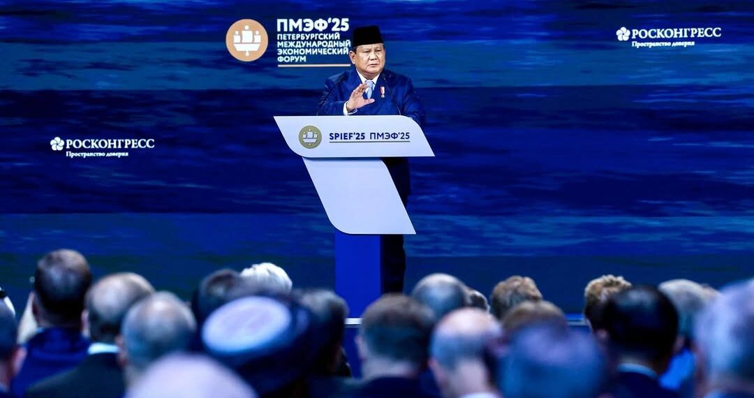 Prabowo saat menyampaikan materinya dalam forum Saint Petersburg International Economic Forum (SPIEF) 2025, Sumber foto : Instagram Presiden Republik Indonesia.