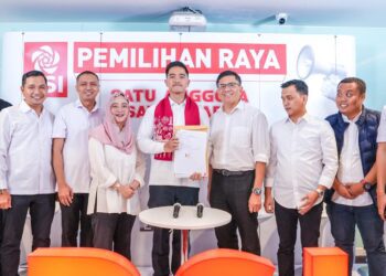 Kaesang Pangarep (tengah)