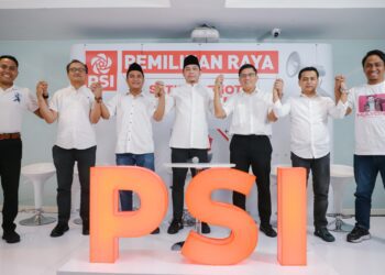 Eks Ketum PMII, Agus Mulyono Herlambang, aat mendaftar menjadi Ketua Umum PSI kemarin, Senin (23/06).