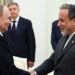Presiden Rusia Vladimir Putin bertemua dengan Menteri Luar Negeri Iran Abbas Araghchi di Moskow, Senin (23/06).