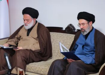 Mojtaba Khamenei, putra kedua Pemimpin Tertinggi Iran Ayatollah Ali Khamenei, mengunjungi kantor Hizbullah di Tehran, Iran, pada 1 Oktober 2024. Foto dari Kantor Pemimpin Tertinggi Iran/WANA (West Asia News Agency). Disiarkan melalui REUTERS