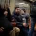 Calon Wali Kota New York Zohran Mamdani menaiki kereta bawah tanah usai menghadiri kegiatan kampanye di New York City, Amerika Serikat, 1 April 2025. Sumber foto : REUTERS.