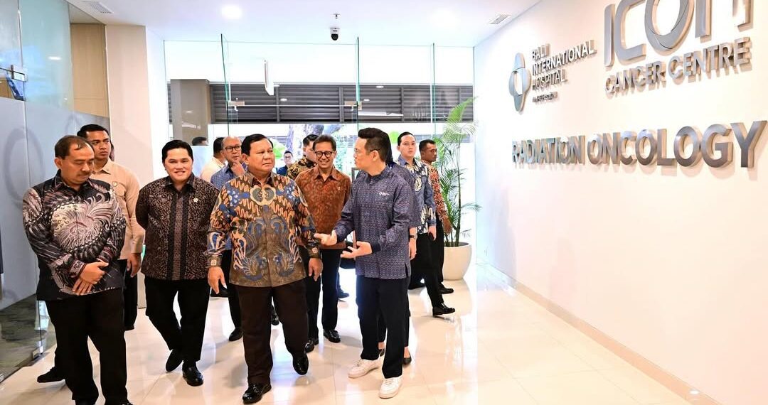 Presiden Prabowo (tengah)