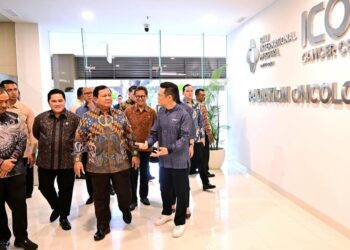 Presiden Prabowo (tengah)