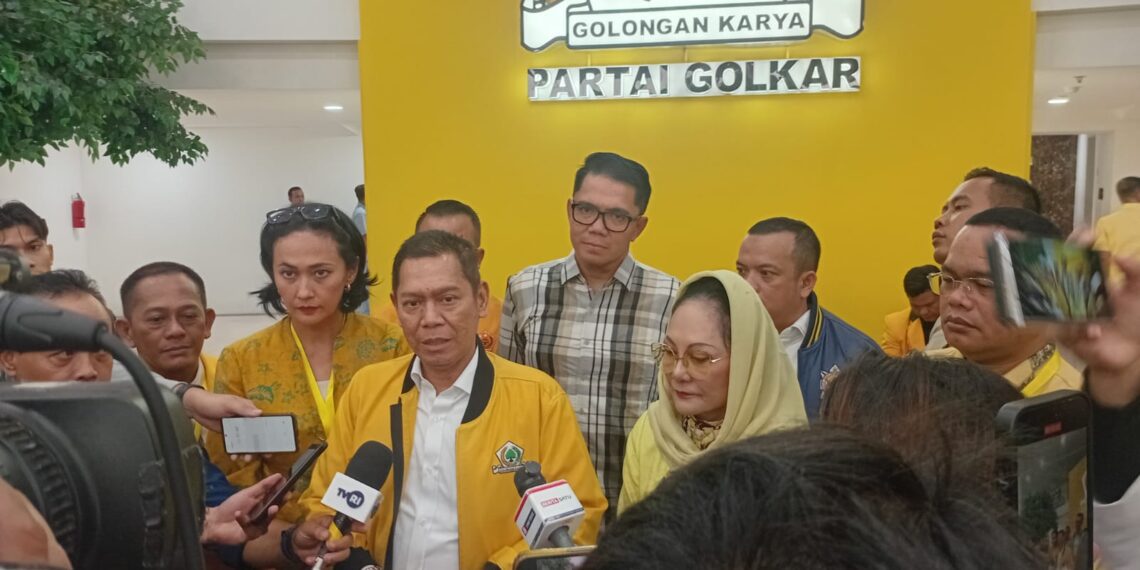 Wakil Ketua DPR RI yang juga Politisi Partai Golkar, Adies Kadir, saat sesi wawancara bersama awak media seusai diskusi publik bertajuk "Quo Vadis Pemilu Indonesia? di DPP Partai Golkar, Kamis (24/7).