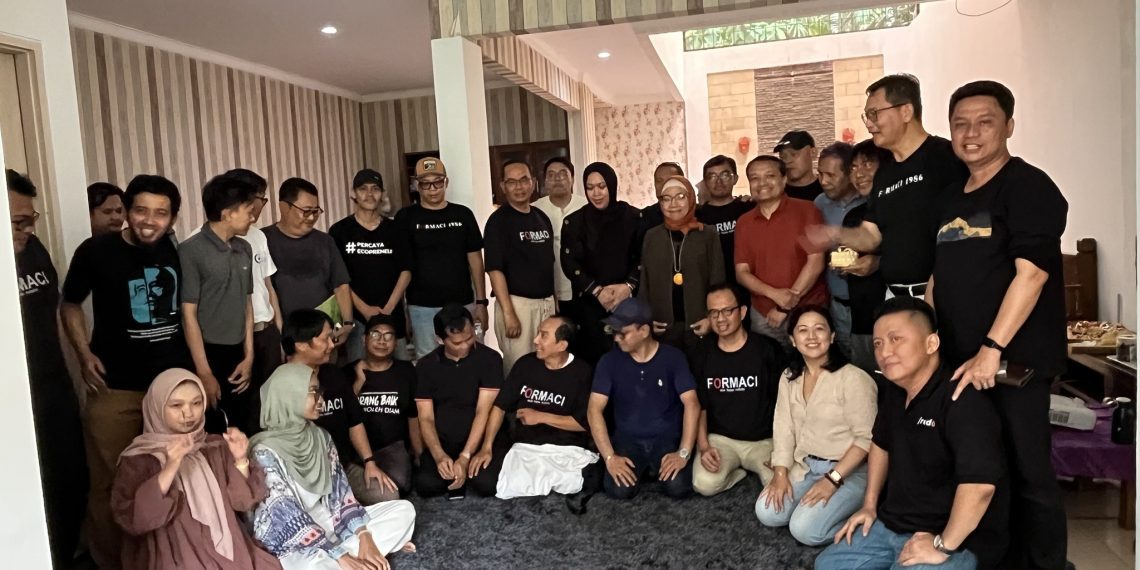 Alumno FORMACI dalam sebuah pertemuan
