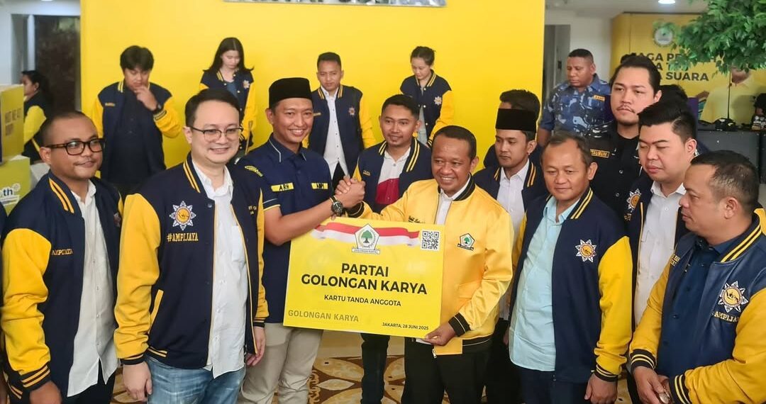 Muhammad Arief Rosyid Hasan (ketiga dari kiri). Sumber foto : AMPI Media Centre.